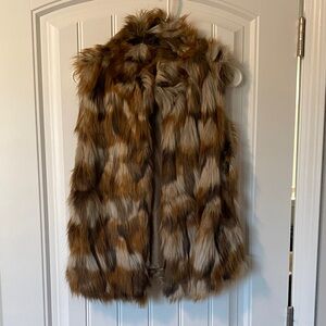 Ci Sono Faux Fur Vest in Tan and Cream